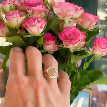 Load image into Gallery viewer, Miraculous Medal ring
